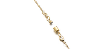 What is a jewelry magnet clasp?